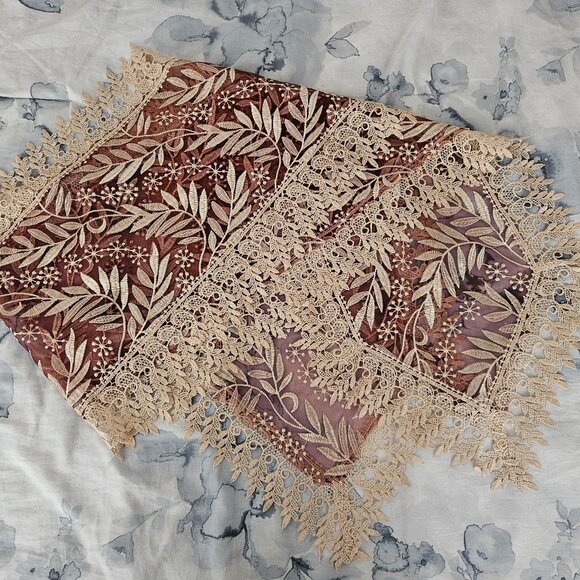 Burgundy lace table runner(s) - 2 listings - Picture 1 of 8
